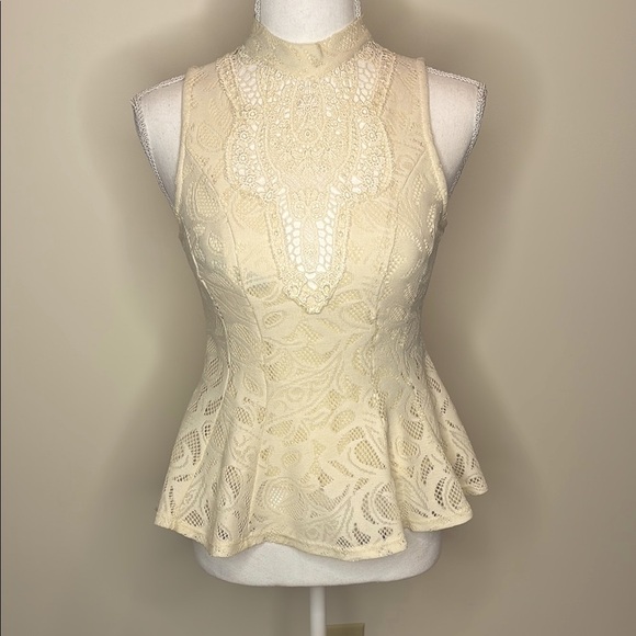 Papaya Elegant Cream Lace Sleeveless Keyhole Back Top. Medium. EUC - Picture 1 of 14